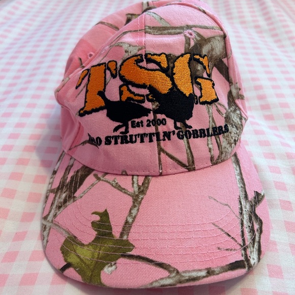 Pink camo hat - Picture 4 of 4
